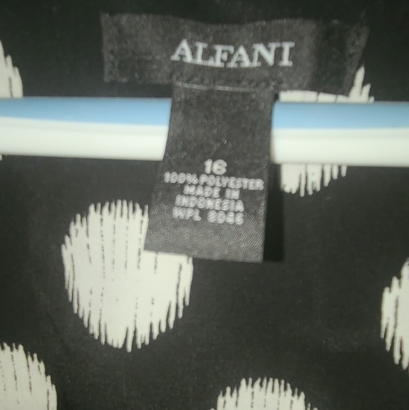 C1🎊🎉HP🎊🎉Alfani Dress - Picture 5 of 7